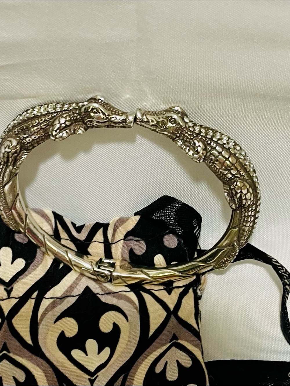 Brighton “Later Gator” Collection - 2 Kissing Gators & Clapper Style Bracelet - Picture 2 of 16